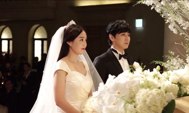 4 thần tượng Kpop bị tẩy chay vì công khai người yêu, kết hôn-6