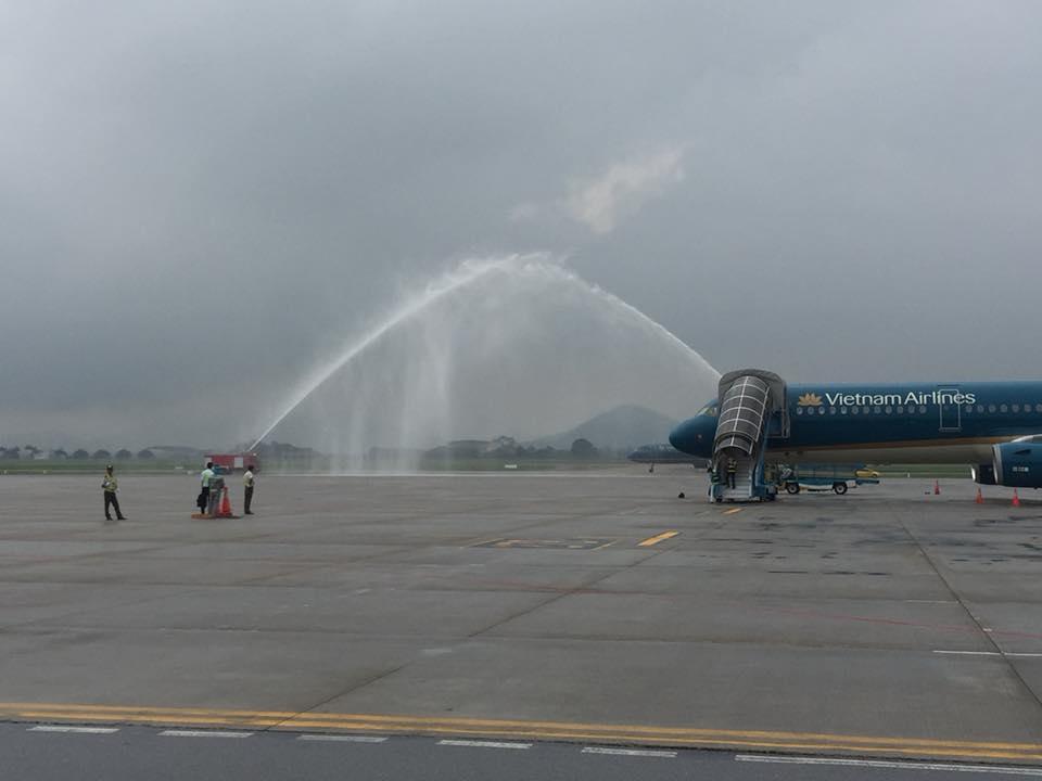 U23 Việt Nam đã đáp xuống Nội Bài trong vòng vây người hâm mộ-5