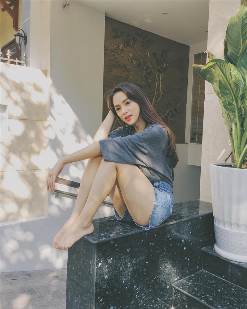 Học lỏm ngay bí kíp tạo dáng của hoa hậu Hương Giang để có được những bức ảnh ngàn like-19