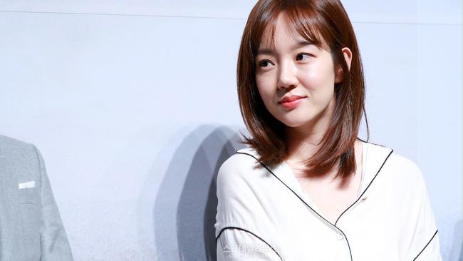 Kim Hee Sun được khen hết lời với ngoại hình ngày một trẻ đẹp-9