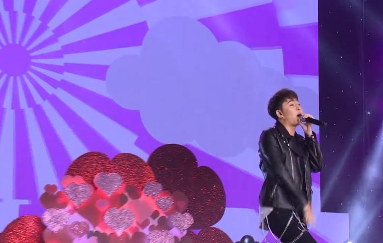 Hiếm khi khoe bạn gái nhưng cứ mỗi lần xuất hiện, Phan Thành lại tình bể bình với Xuân Thảo-7