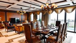 Bên trong 'biệt thự trên cao' dát vàng giá 3 triệu USD tại Hà Nội