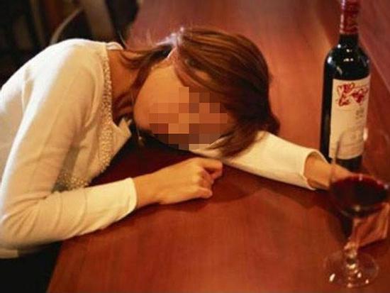 Diễn biến bất ngờ vụ 'mất đời con gái' sau khi uống rượu với giám đốc