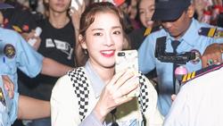 Dara (2NE1) trẻ trung bất ngờ ở tuổi 33, quay phim fan Việt ở sân bay