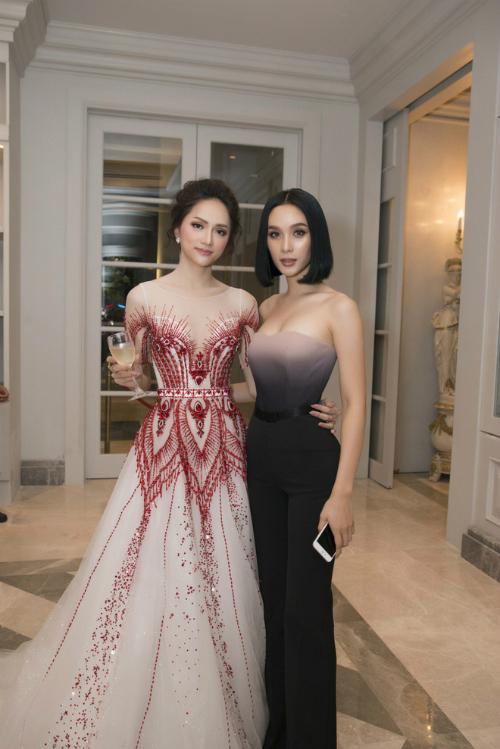 Lại một lần nữa Hương Giang và Huyền My đụng hàng nhưng á hậu thua vì kiểu tóc sến súa?-2