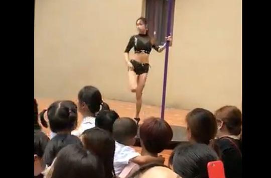Trung Quốc: Trường mẫu giáo mừng khai giảng bằng... múa cột-3