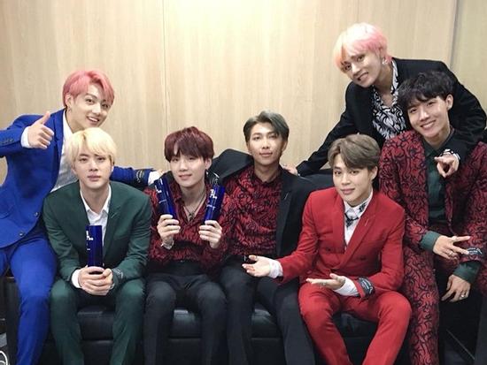 Top 10 MV có lượng 'thích' khủng nhất Kpop: BTS và Black Pink tiếp tục 'nắm tay nhau' thống trị