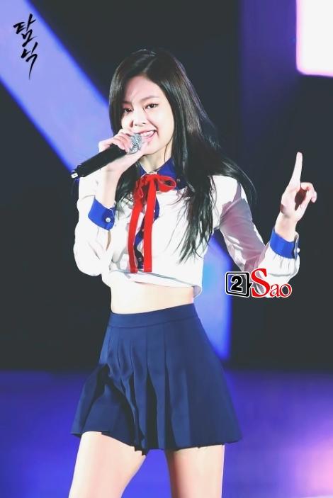 Mặc lại áo của Hà Hồ và Tiffany nhưng em út Jennie (Black Pink) đẹp xuất sắc lấn át 2 đàn chị-2