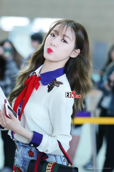 Mặc lại áo của Hà Hồ và Tiffany nhưng em út Jennie (Black Pink) đẹp xuất sắc lấn át 2 đàn chị-3