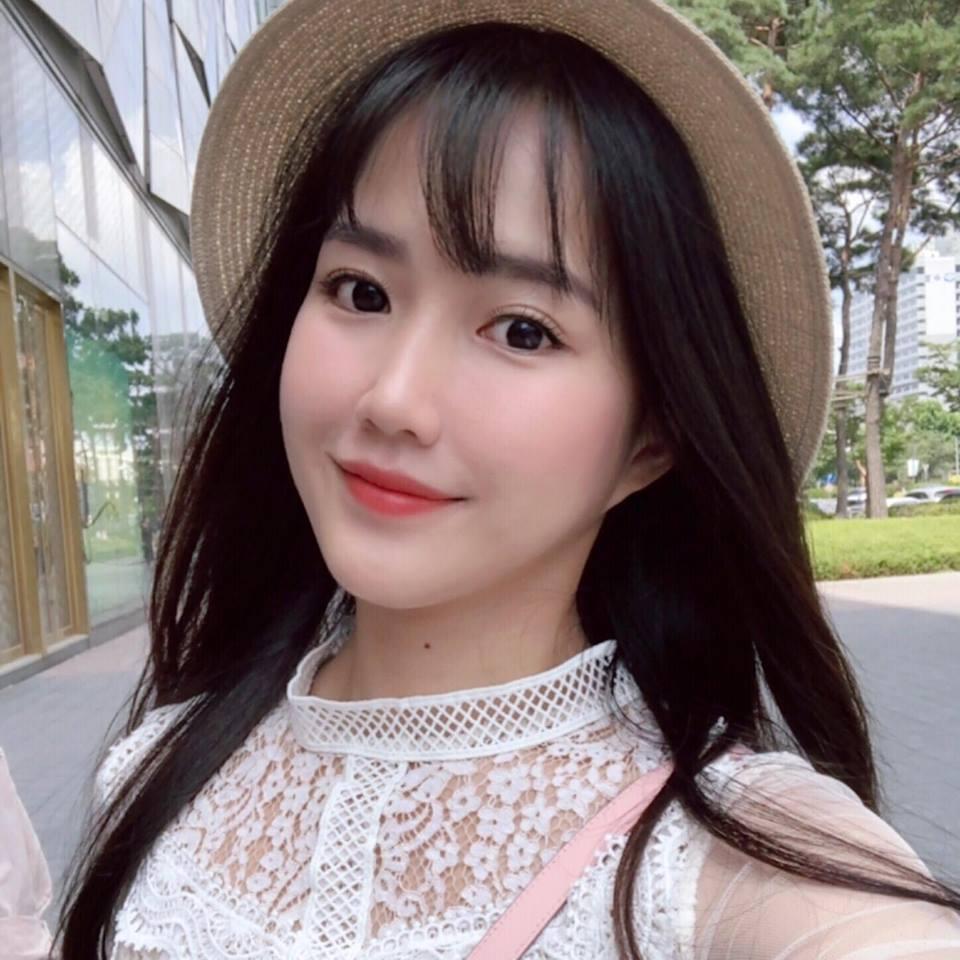 Sau 6 lần phẫu thuật cằm, Kelly khẳng định đẹp tự nhiên nhưng không phải tự nhiên mà đẹp-6