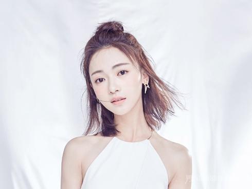 Sau scandal 'chưa nổi tiếng đã chảnh', Ngô Cẩn Ngôn mất hợp đồng và bị bóc phốt 'yêu toàn trai đểu'