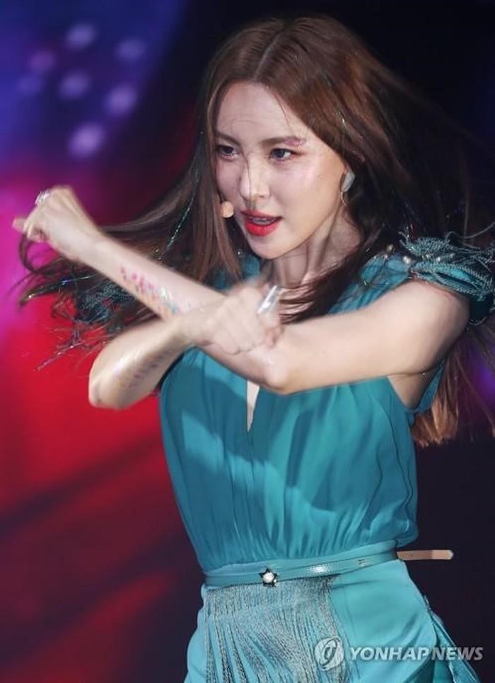 Nữ hoàng quyến rũ Sunmi tiếp tục phong cách sexy trong MV mới-2