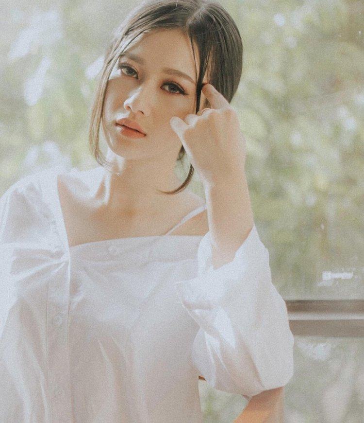 Cận mặt nhan sắc không phải dạng vừa và profile hoàn hảo bạn gái tin đồn của Hà Đức Chinh-12