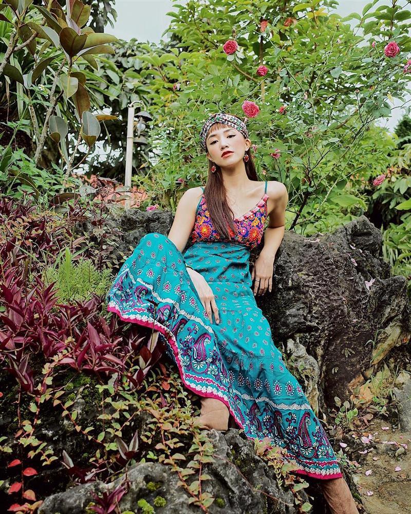 Khánh Linh The Face lăng-xê mốt suit không nội y - Salim hóa quý cô boho tắc kè rực rỡ nhất street style tuần qua-4