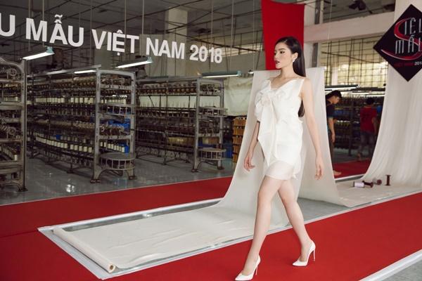 Mỗi lần ngồi ghế nóng, Kỳ Duyên lại rút ví tiền tỷ chi cho đồ hiệu không hề run tay-6