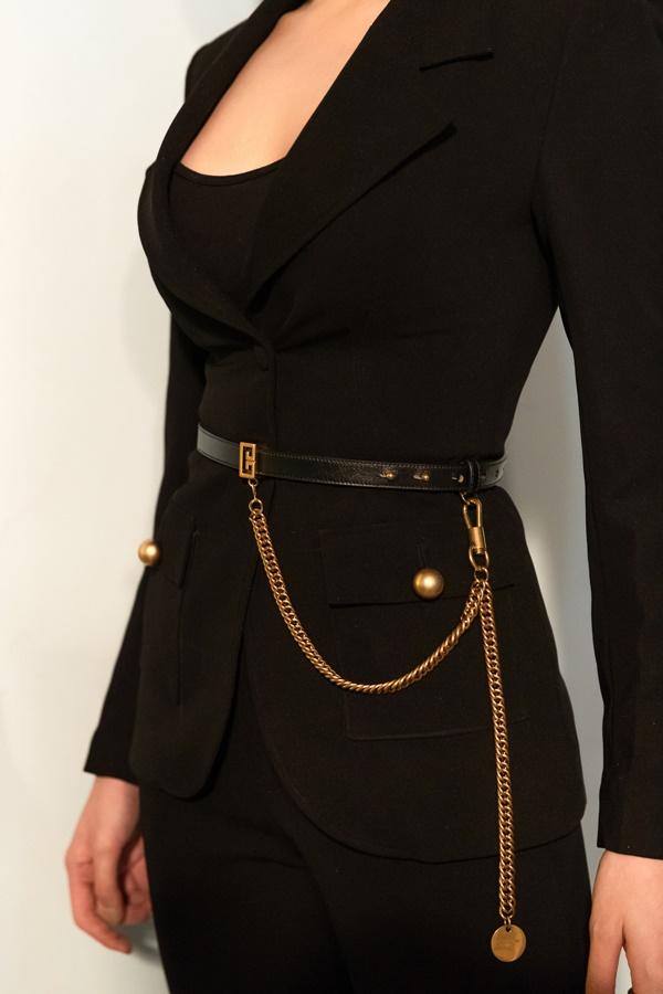 Mỗi lần ngồi ghế nóng, Kỳ Duyên lại rút ví tiền tỷ chi cho đồ hiệu không hề run tay-14