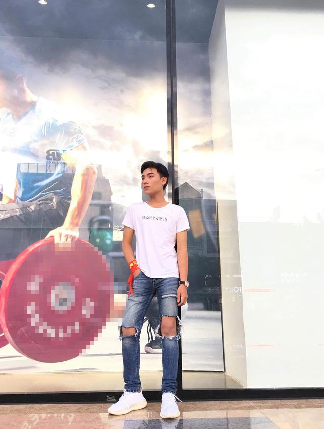 Bức ảnh hot nhất mùa tựu trường: Chàng trai hóa soái ca sau 2 tháng nghỉ hè khiến thầy cô không nhận ra-3