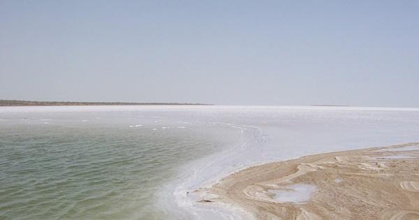 Sa mạc muối khổng lồ của Ấn Độ hút khách nhờ vẻ siêu thực-4