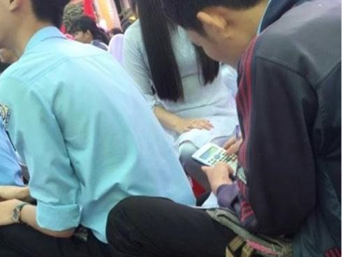 9X Sài Gòn gây chú ý khi quẩy nhiệt tình ở lễ khai giảng-3