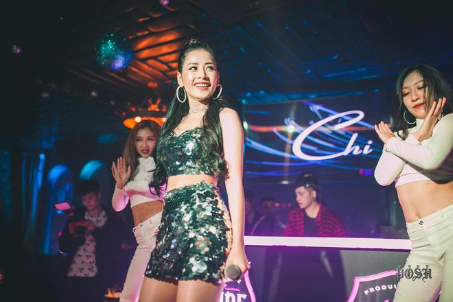 Chi Pu thả rông quằn quại trong đầm ren mỏng xuyên thấu, bắt chước gái hư Lolita khiến fan choáng váng-17