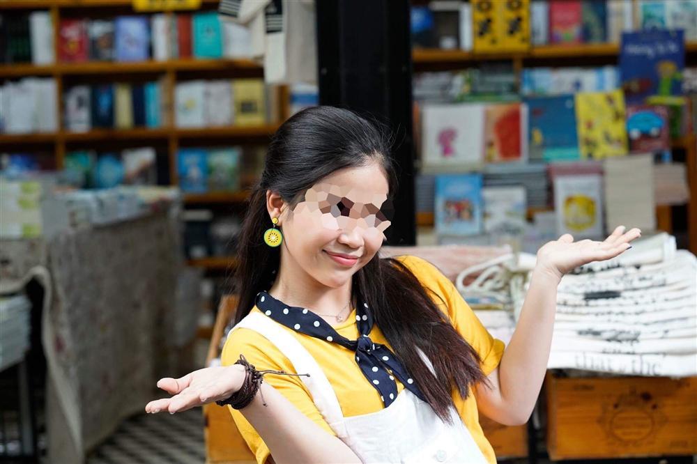 Bị đồn bán dâm giá trăm triệu/ lượt, có ai ngờ MC C.V ở lại sở hữu gương mặt và style chân phương đến thế-14