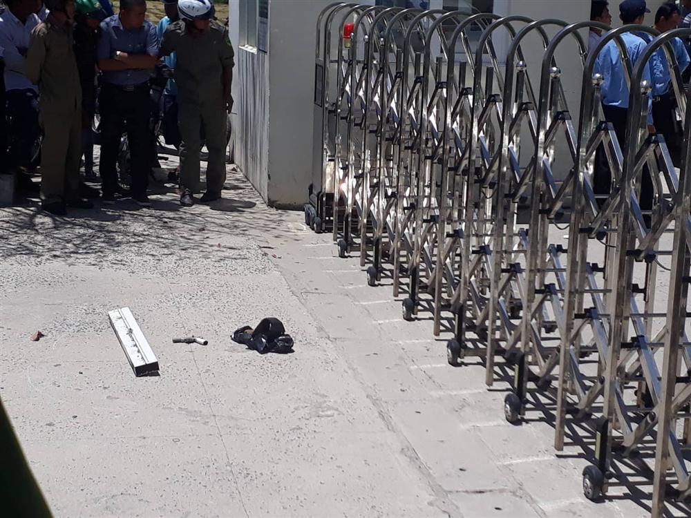 Hai thanh niên bịt mặt, nổ súng cướp ngân hàng ở Khánh Hòa-3