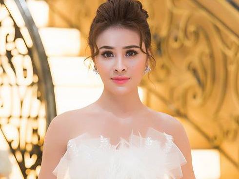 Dân mạng tung bằng chứng vạch rõ Thư Dung có liên quan tới đường dây bán dâm 25.000 USD dù Á hậu một mực kêu oan-6