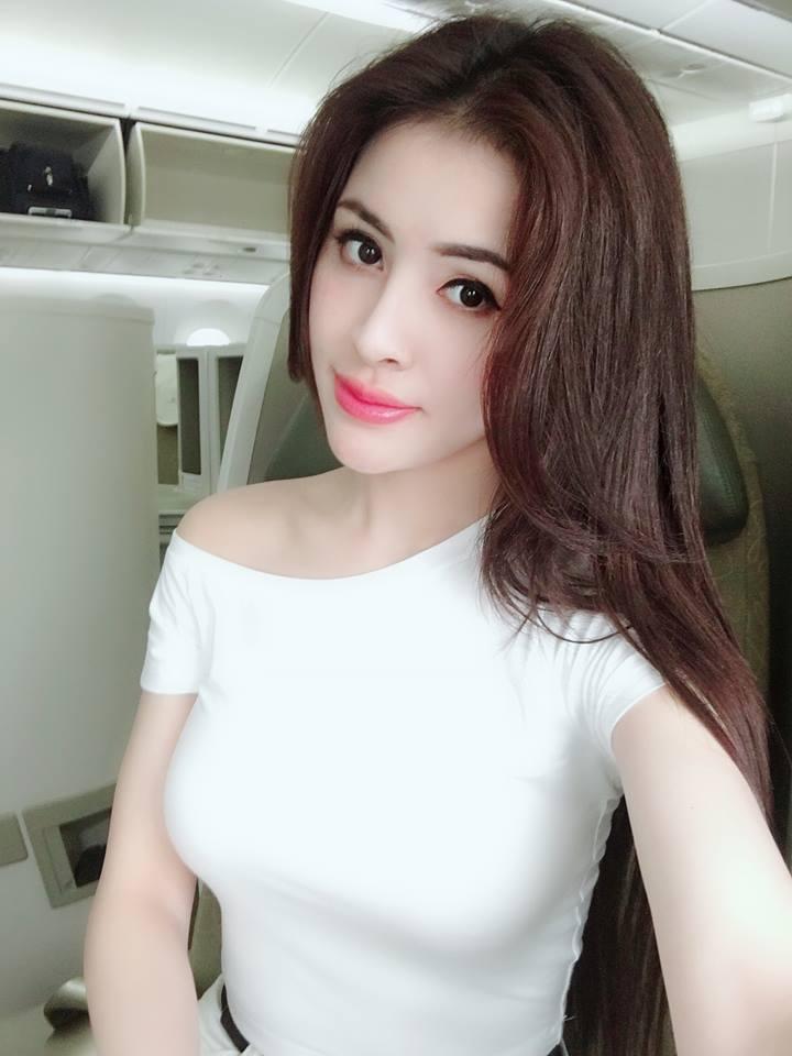 Á hậu Thư Dung vô cùng an nhiên, vui vẻ ăn uống dù sức nóng từ nghi án bán dâm nghìn đô đang đỉnh điểm-4