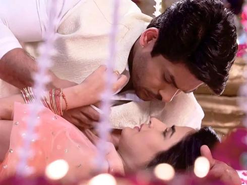 4 lý do không thể không xem bộ phim về đề tài đẻ thuê