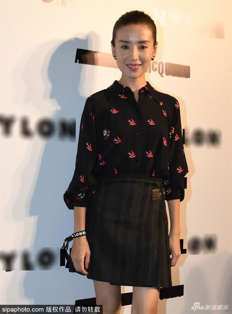 Phú Sát hoàng hậu Đổng Khiết xuất hiện rạng rỡ sau scandal bị tố nấm độc-3