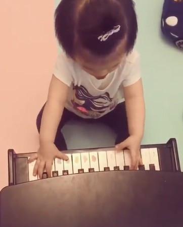 Rộ tin thiên vương Quách Phú Thành lên chức cha lần 2 ở tuổi 53-2