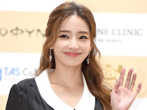 Công chúa Sulli khoe nhan sắc 13 năm không thay đổi-9