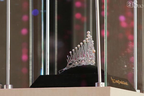 Đỗ Mỹ Linh: Tôi muốn đội vương miện hoa hậu thêm vài năm nữa-9