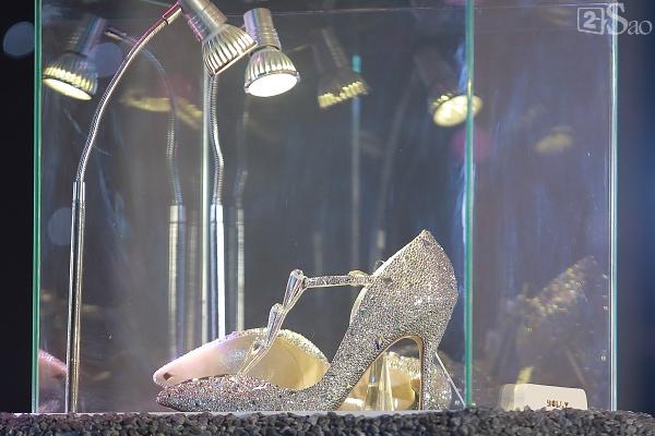 Đỗ Mỹ Linh: Tôi muốn đội vương miện hoa hậu thêm vài năm nữa-13