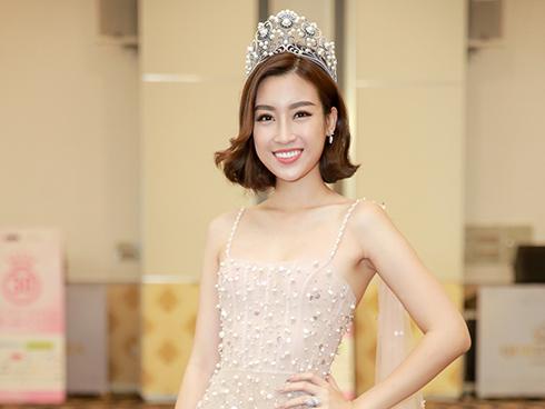 Đỗ Mỹ Linh: 2 năm là hoa hậu, chưa có cám dỗ nào đến với tôi-5