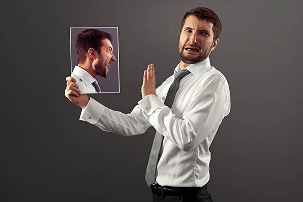 Điểm danh các chòm sao hễ nói ra là phê bình trước đã, rồi chữa cháy sau-2