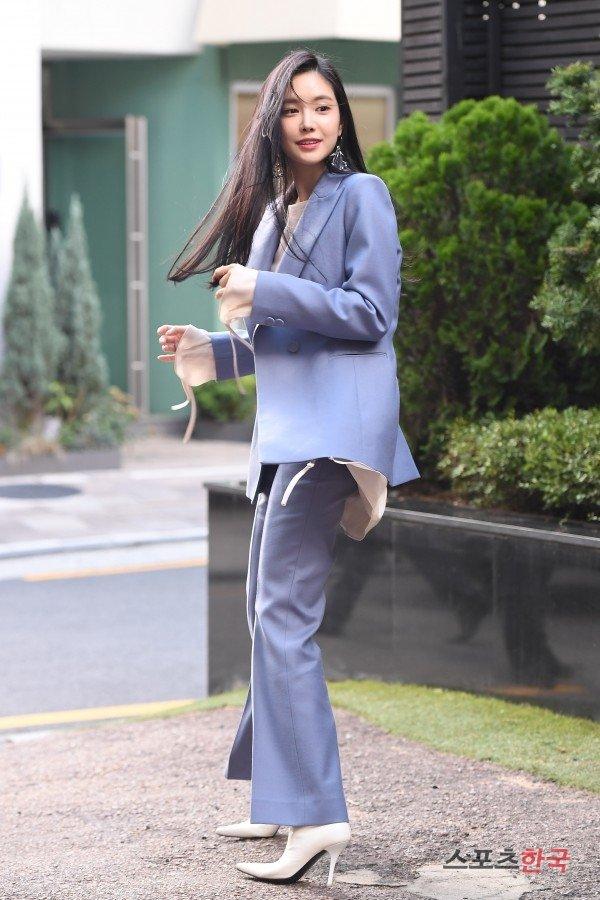 Fan tấm tắc khen ngợi: Chỉ có Naeun (Apink) mới có thể biến quần áo nhạt nhẽo trở nên tỏa sáng như thế-5