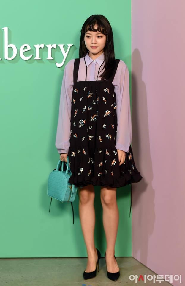 Black Pink sang chảnh nổi bật giữa loạt mỹ nhân bị chê sến súa-10