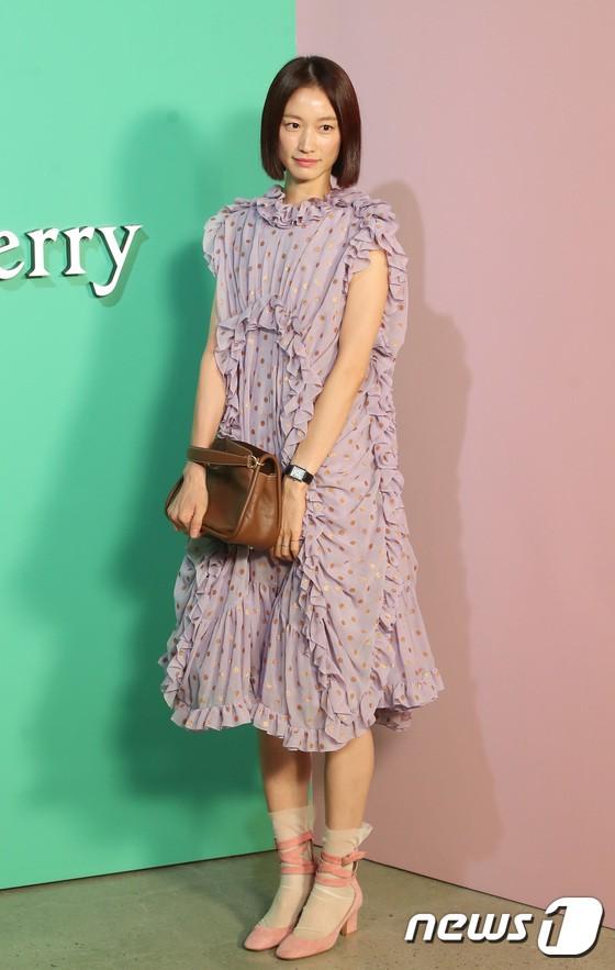 Black Pink sang chảnh nổi bật giữa loạt mỹ nhân bị chê sến súa-14