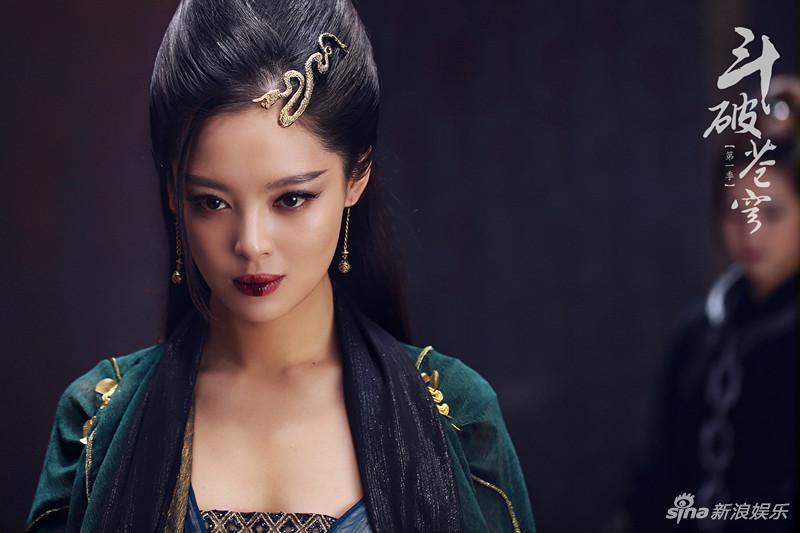 Cận cảnh vẻ đẹp bốc lửa của mỹ nhân thâm hiểm độc ác nhất Hậu cung Như Ý truyện-6