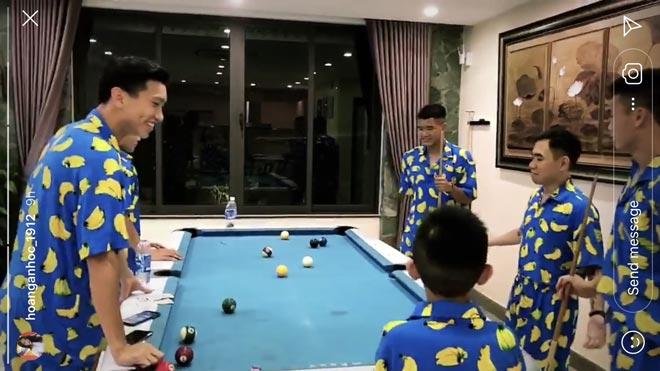 Bùi Tiến Dũng khiến dân mạng bấn loạn với khoảnh khắc nhảy xuống hồ bơi xin lỗi Đức Chinh-2