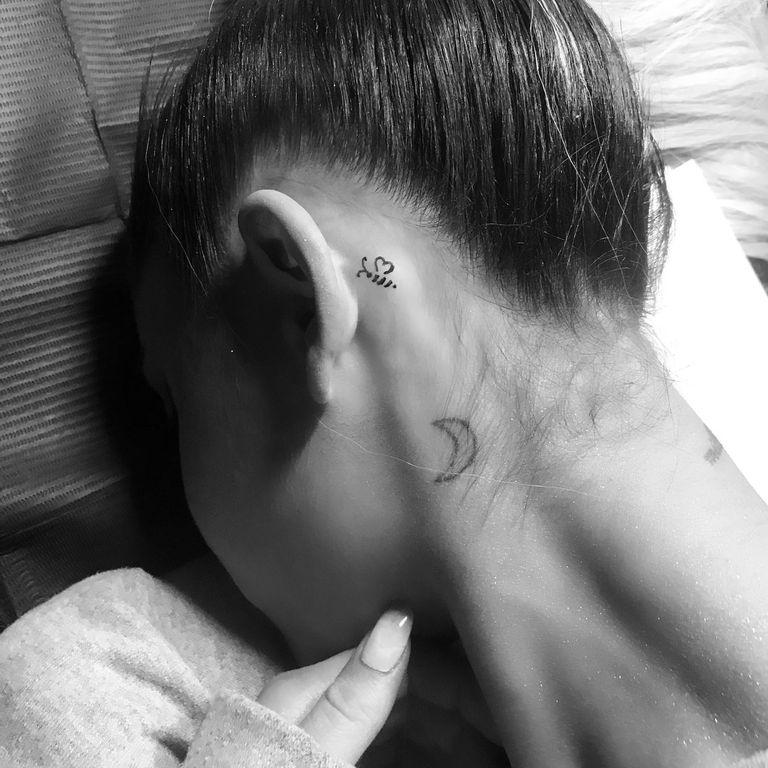 Ariana Grandes Flower Hand Tattoo  Ariana Grande Has an Impressive  Collection of 50 Tiny Tattoos  POPSUGAR Beauty Photo 27