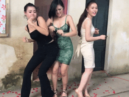 Những hình ảnh không được lên sóng của dàn gái ngành trong 'Quỳnh Búp Bê'