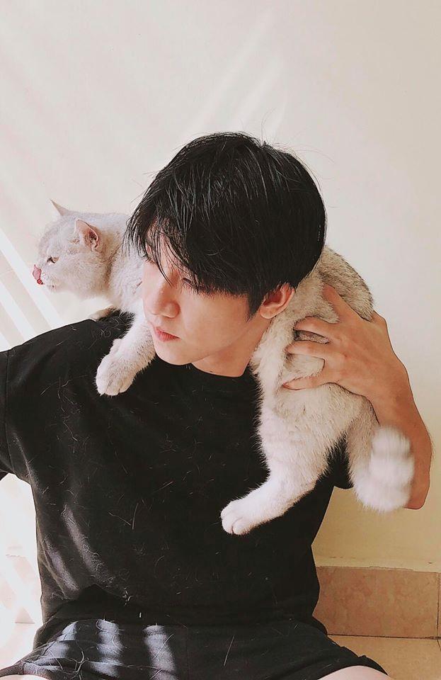 Khoe ảnh chụp với mèo, 9X Hải Phòng được khen đáng yêu hơn boss-2