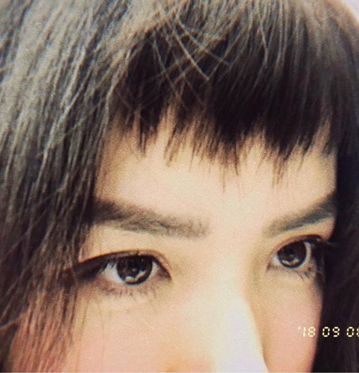 Thủ môn quốc dân Bùi Tiến Dũng bị lép vế khi cởi trần khoe body cùng 500 anh em cầu thủ-10