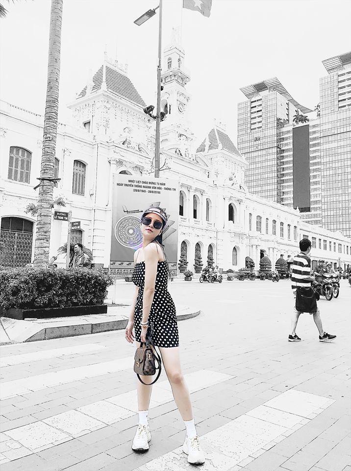 Thủ môn quốc dân Bùi Tiến Dũng bị lép vế khi cởi trần khoe body cùng 500 anh em cầu thủ-8