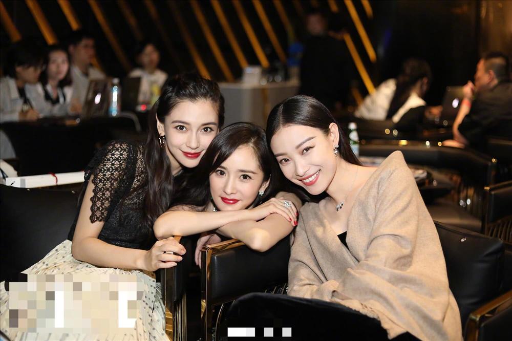 Kỳ lạ khi Dương Mịch và hội chị em showbiz Đường Yên, Lưu Thi Thi cứ chơi một thời gian là y như rằng cạch mặt-9