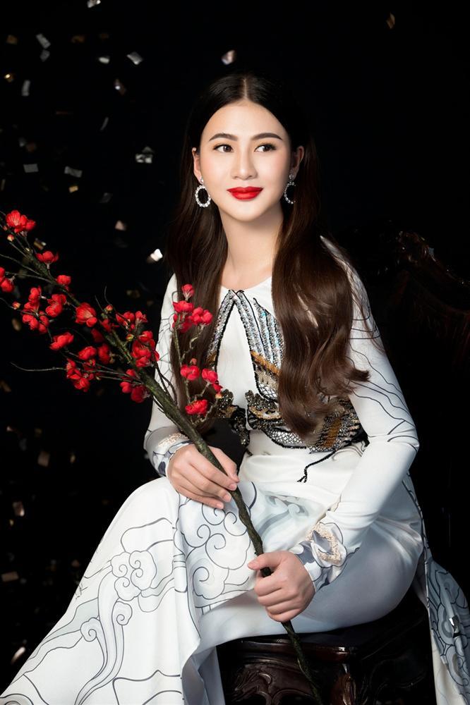 Không chỉ xinh đẹp, học vấn không phải dạng vừa của Á hậu Thái Mỹ Linh còn khiến vạn người kiêng nể-3