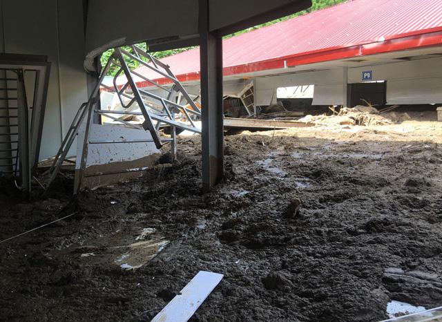 Thanh Hóa: Vừa ngủ dậy, lũ ập đến, gần 50 học sinh tháo chạy-2