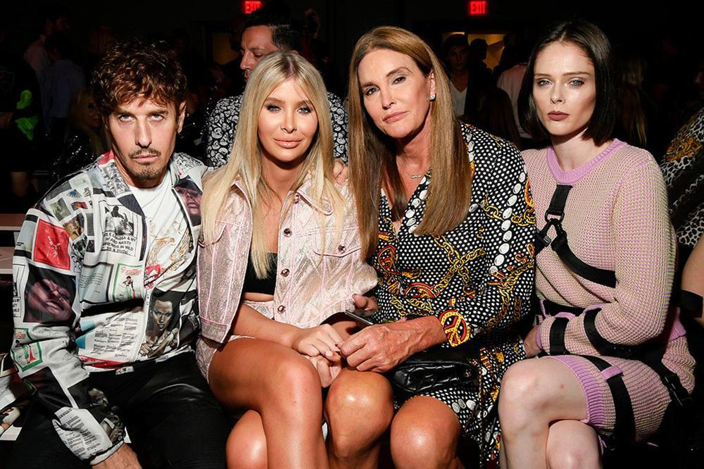 Paris Hilton mặc phản cảm khi đi xem thời trang-7